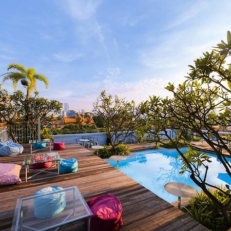 The Frangipani Royal Palace Hotel Пном Пен Екстериор снимка
