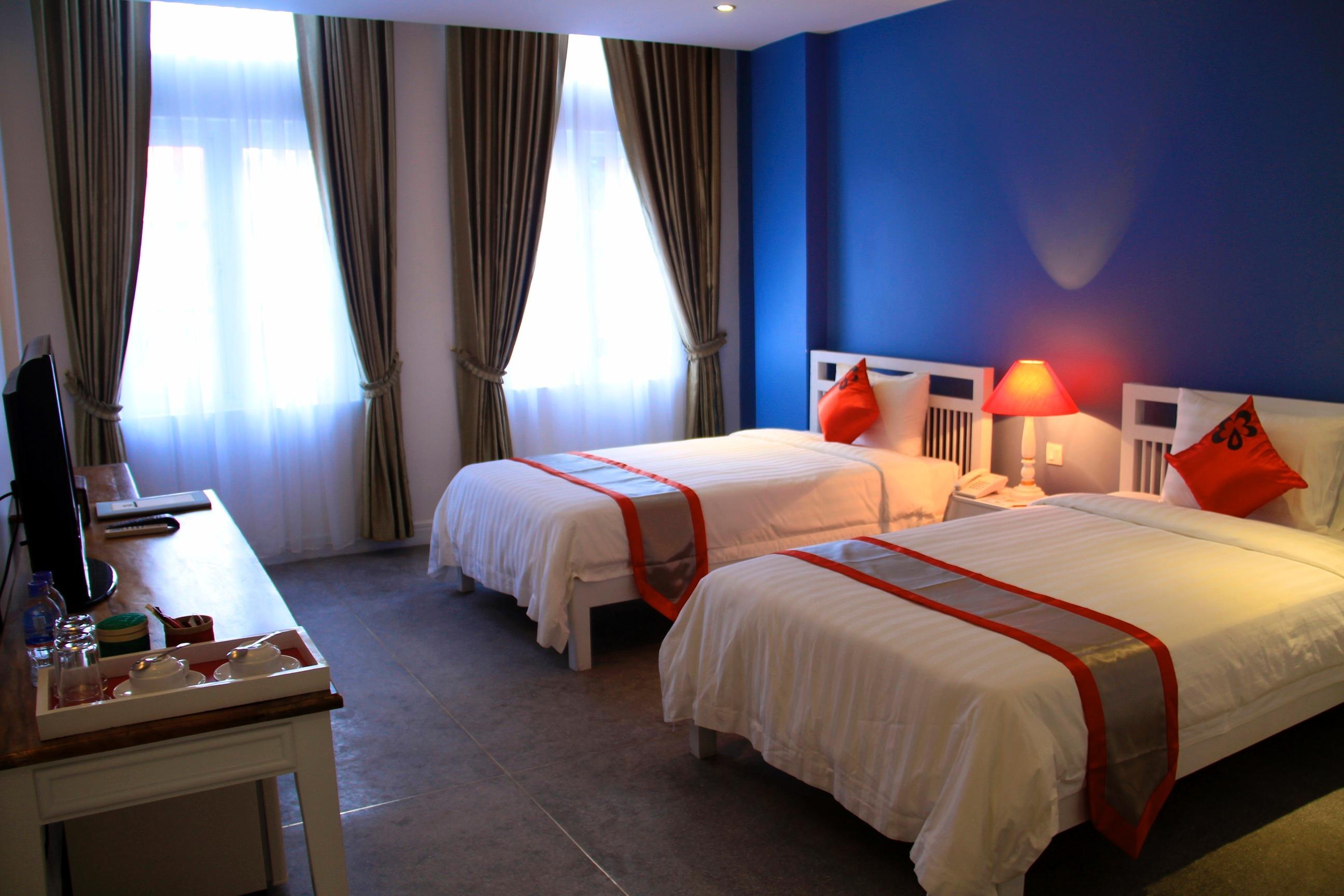 The Frangipani Royal Palace Hotel Пном Пен Екстериор снимка