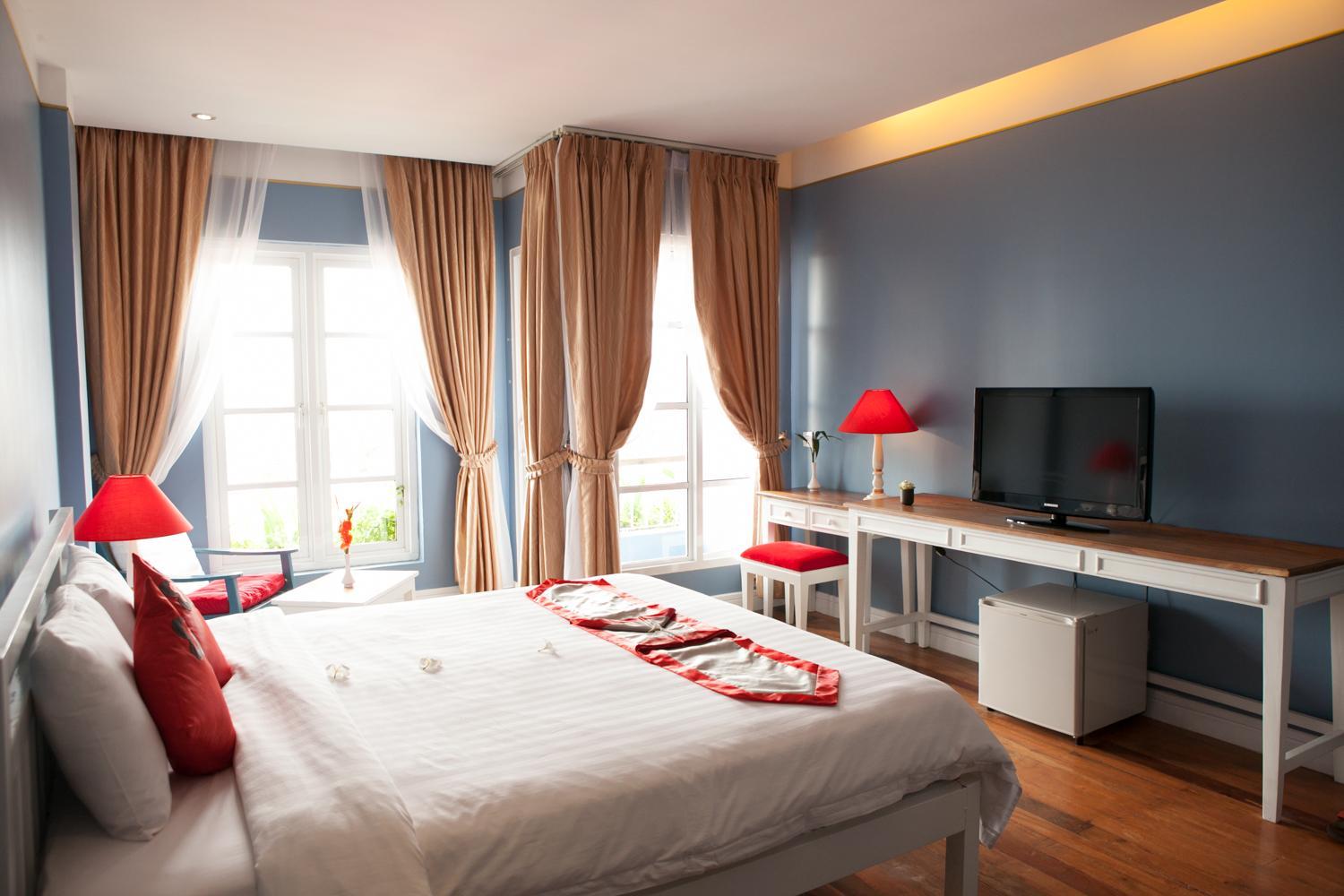 The Frangipani Royal Palace Hotel Пном Пен Екстериор снимка