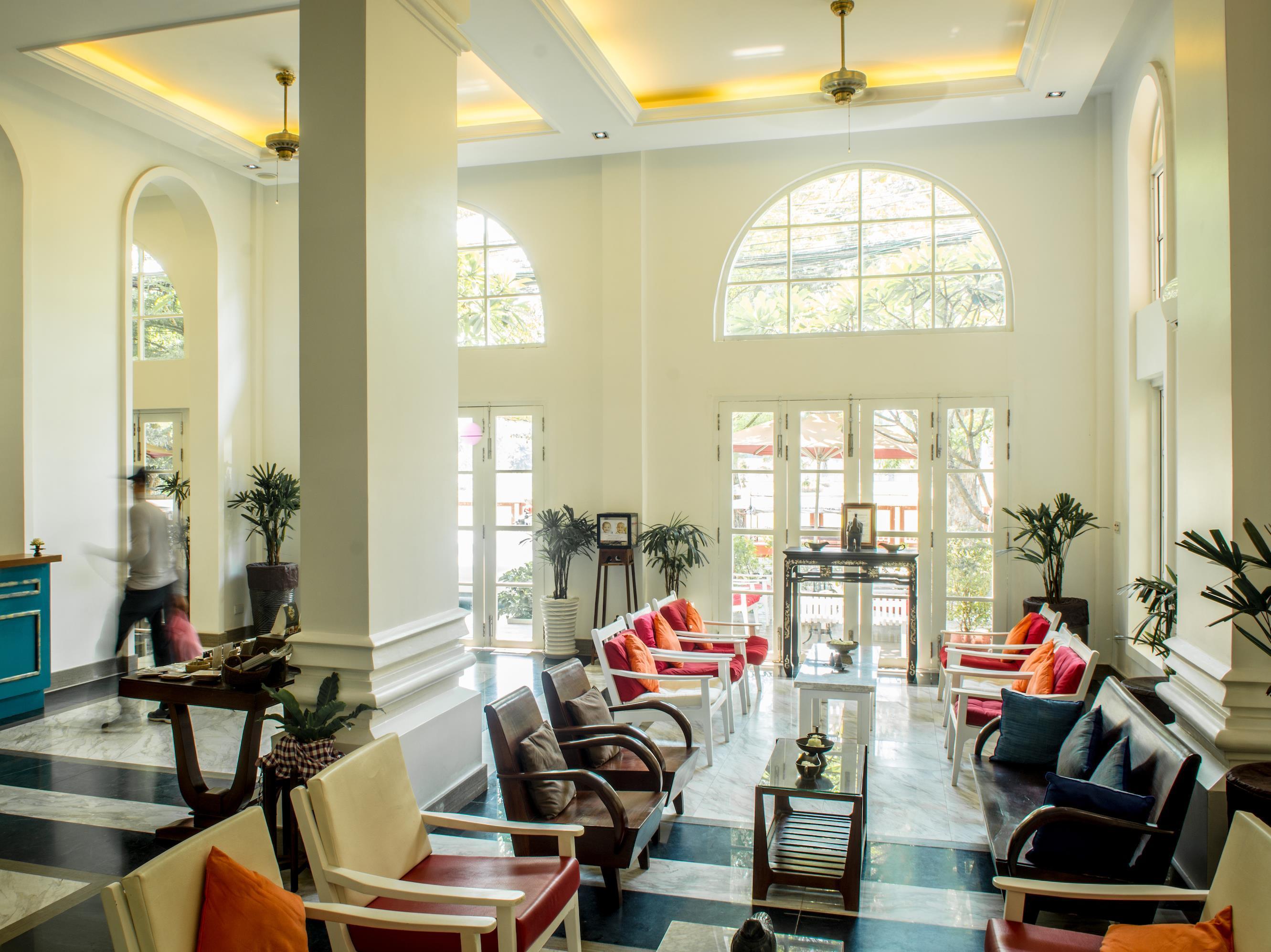 The Frangipani Royal Palace Hotel Пном Пен Екстериор снимка