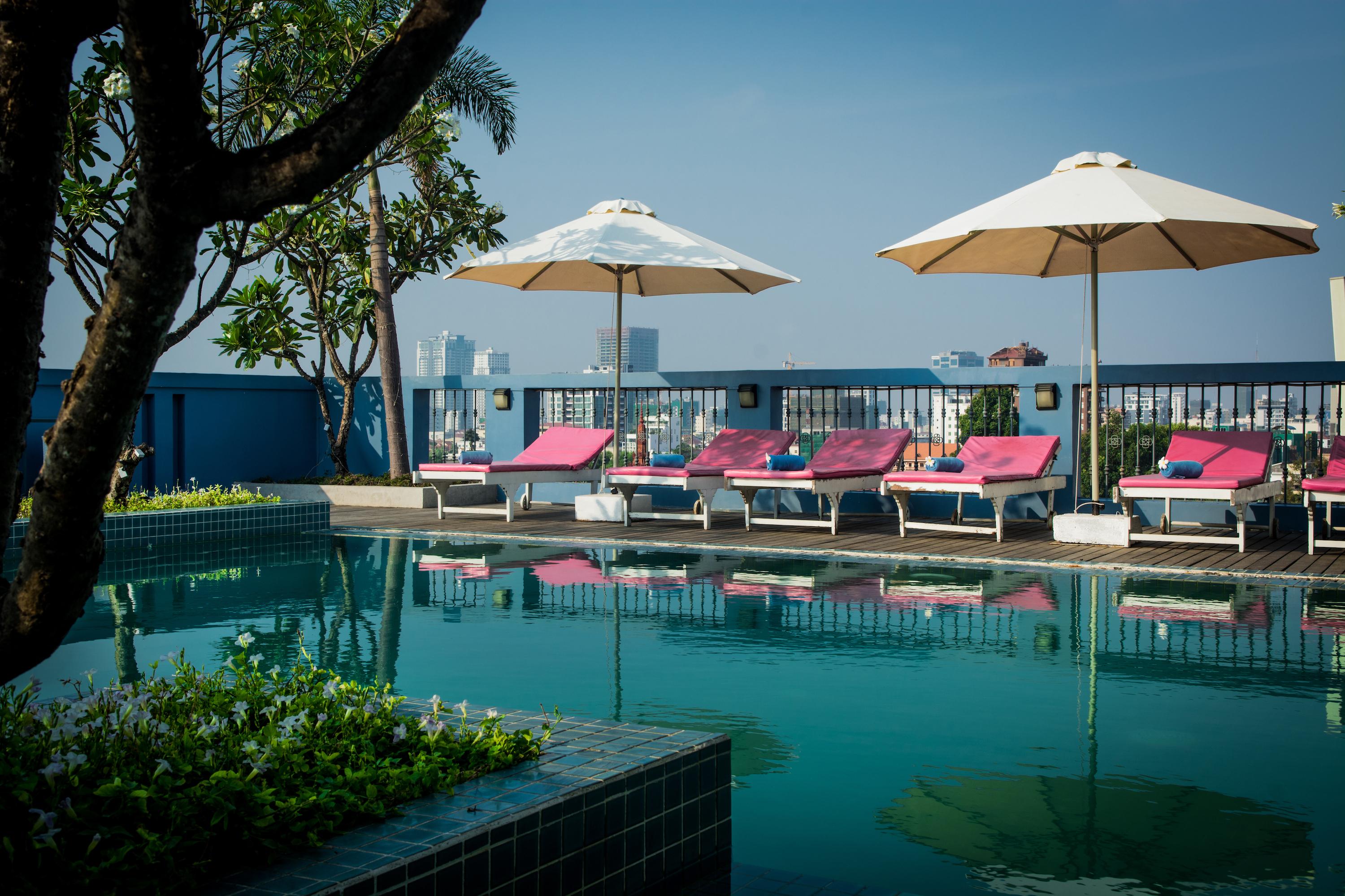 The Frangipani Royal Palace Hotel Пном Пен Екстериор снимка