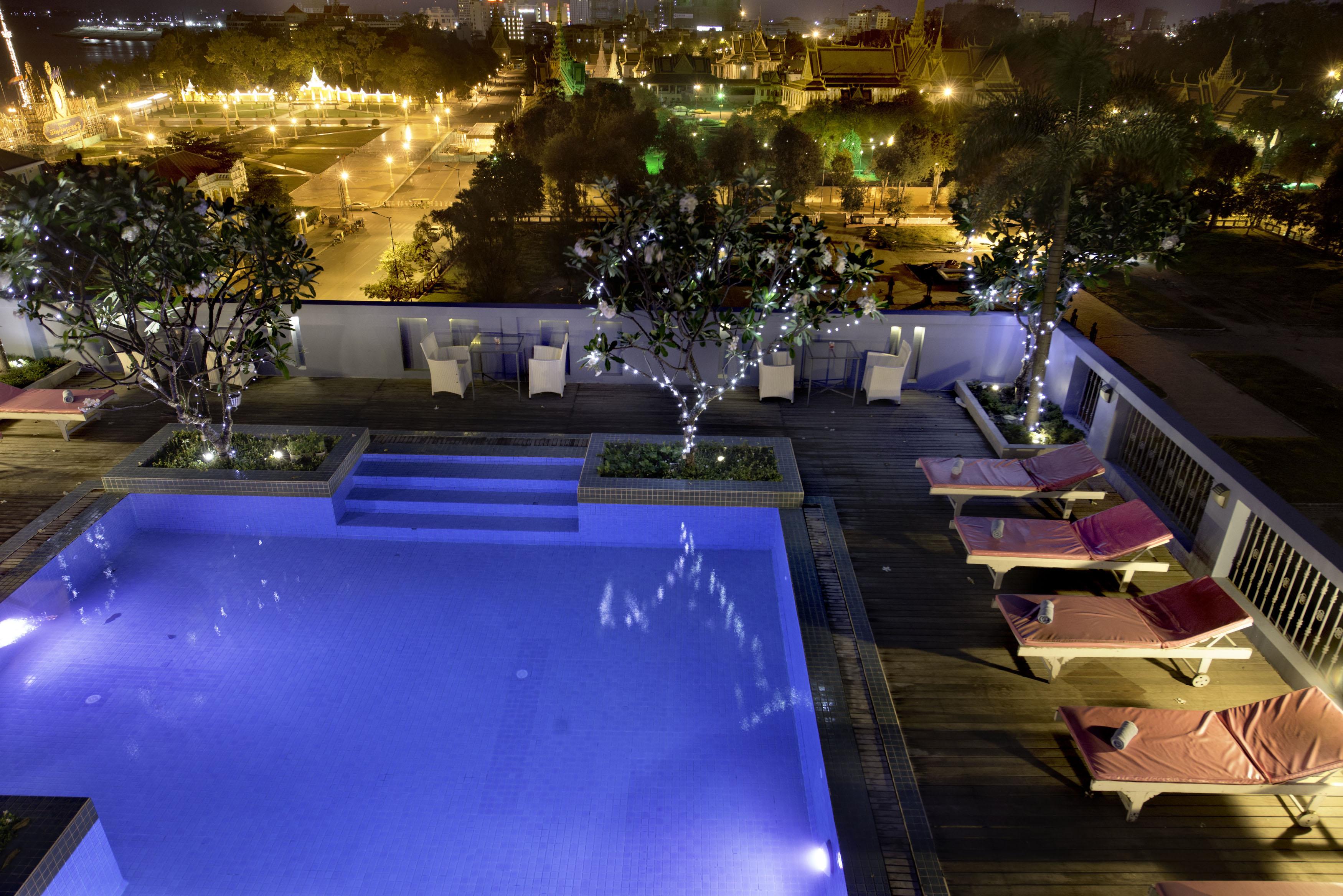 The Frangipani Royal Palace Hotel Пном Пен Екстериор снимка
