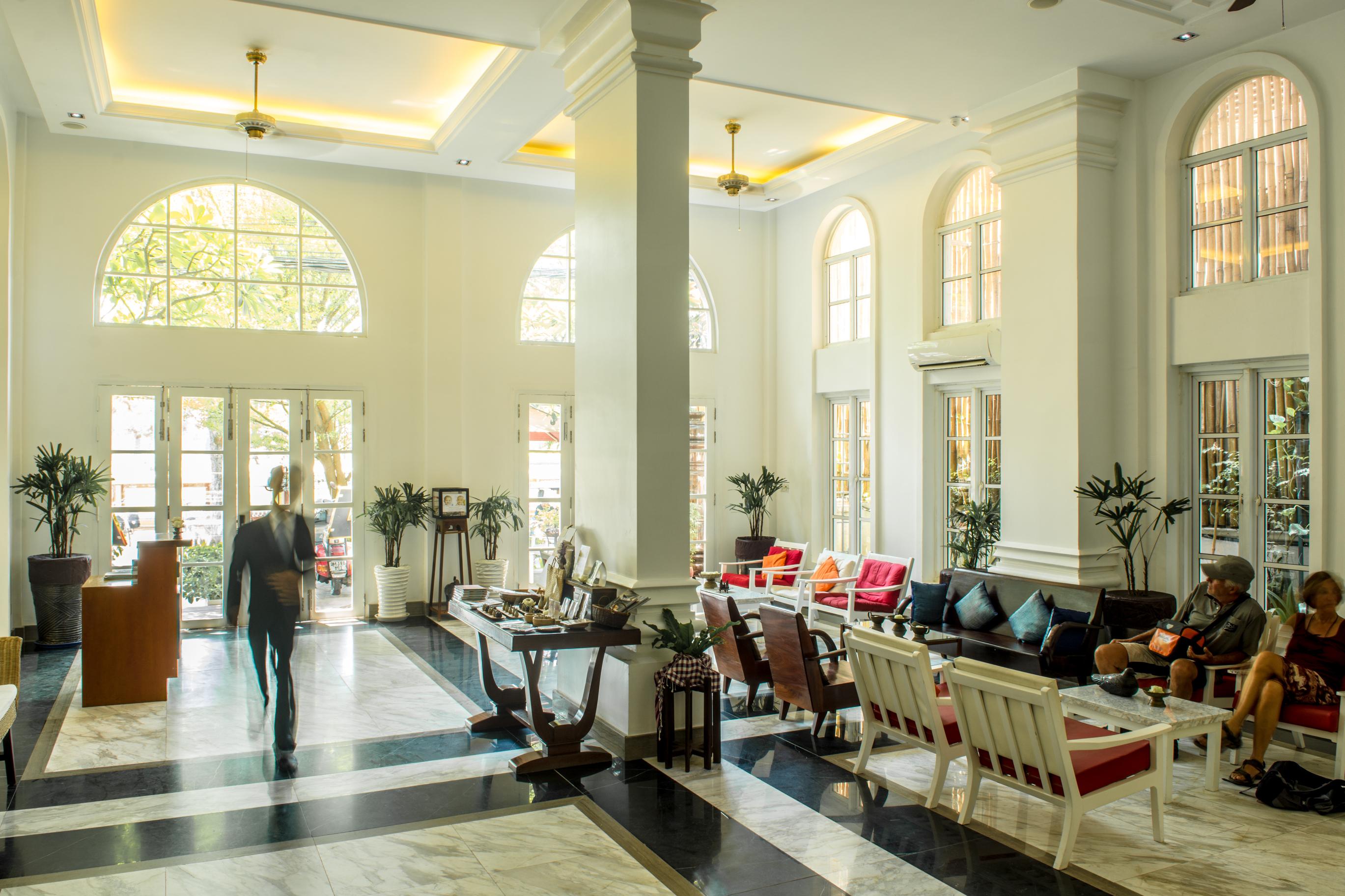 The Frangipani Royal Palace Hotel Пном Пен Екстериор снимка