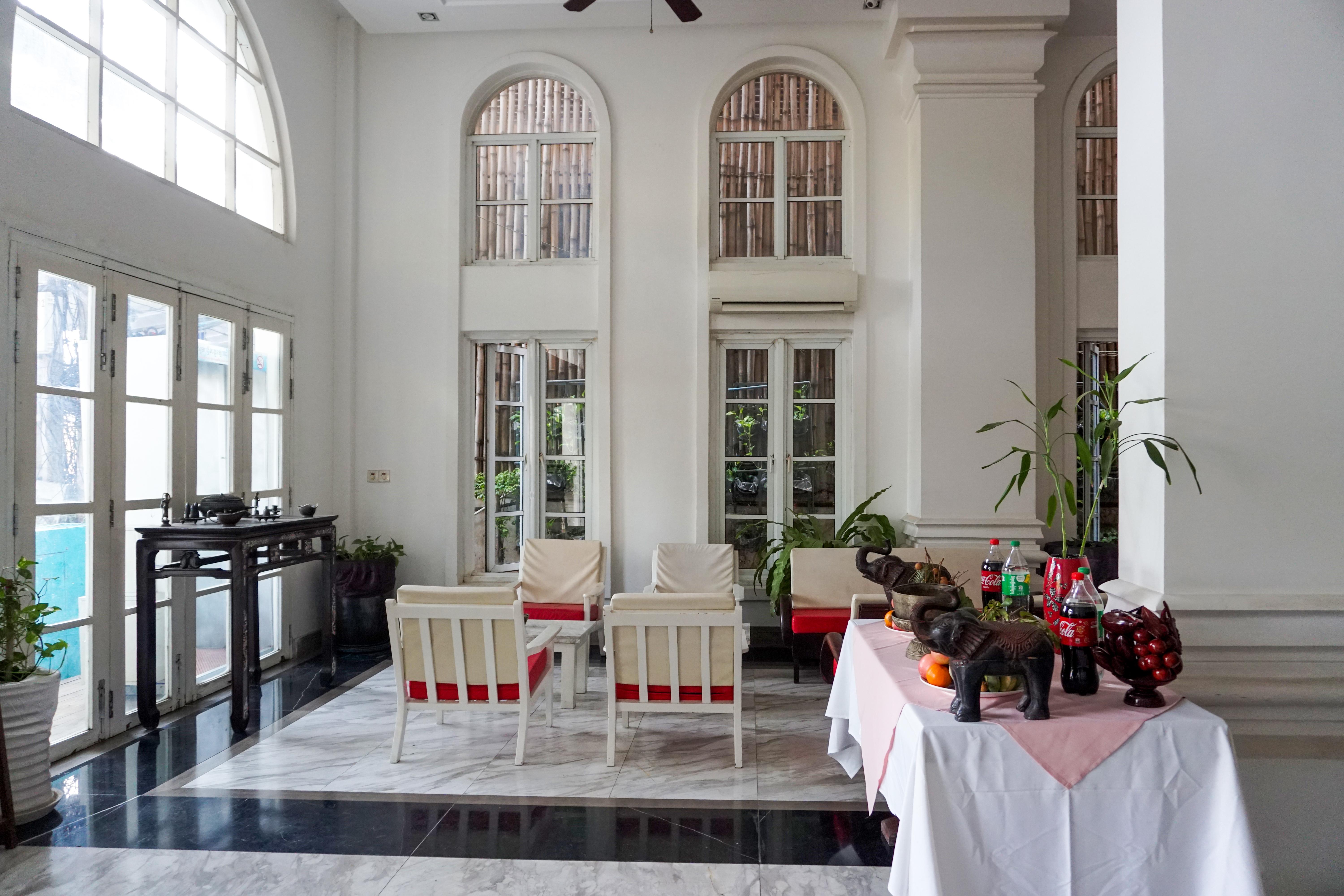 The Frangipani Royal Palace Hotel Пном Пен Екстериор снимка