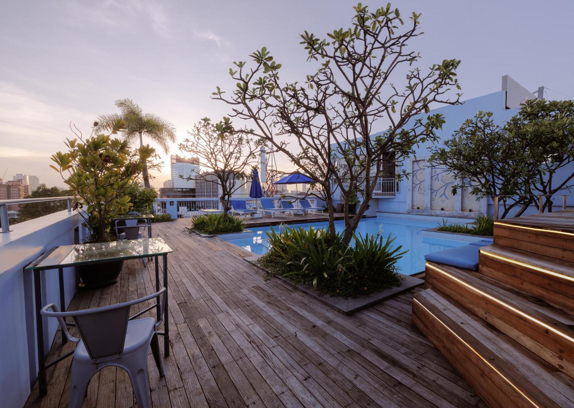 The Frangipani Royal Palace Hotel Пном Пен Екстериор снимка