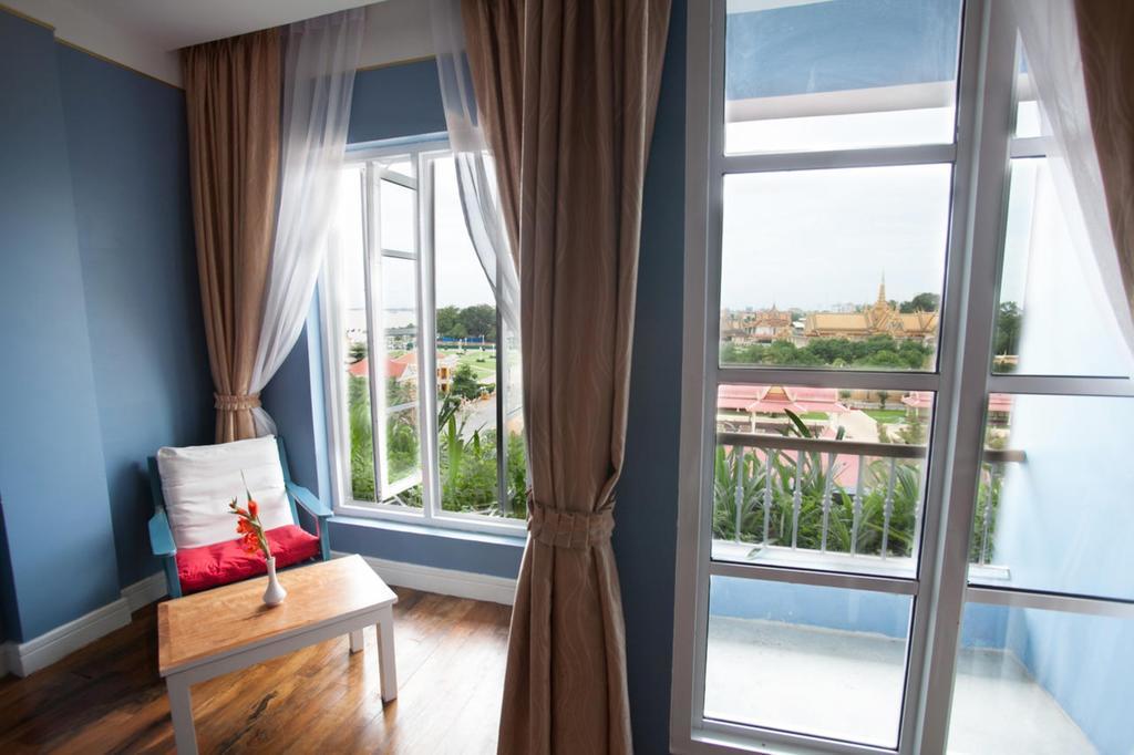 The Frangipani Royal Palace Hotel Пном Пен Екстериор снимка
